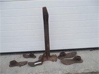 LOT: METAL SHOE REPAIR TOOLS