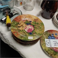 LIMOGES COLLECTOR PLATES (GREAT CONDITION)