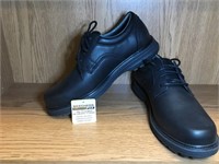 D4)  NEW WITH TAGS SKECHERS Size 9.5 Men’s