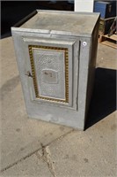 Pie Oven 17" x 14" x 28" high *LY