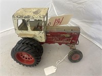IH Cab Tractor 9" cab is loose missing exhaust