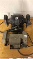 Dual wheel bench grinder, 1/4hp (runs) &