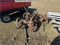 GROUP OF VINTAGE STEEL RIMS/AXLES APPROXIMATELY 8