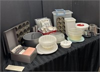 Assorted bakeware/cookware and containers