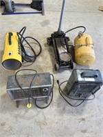 Master propane heater, 2 electric heaters,