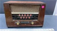 General Electric Wooden Radio. Unknown working