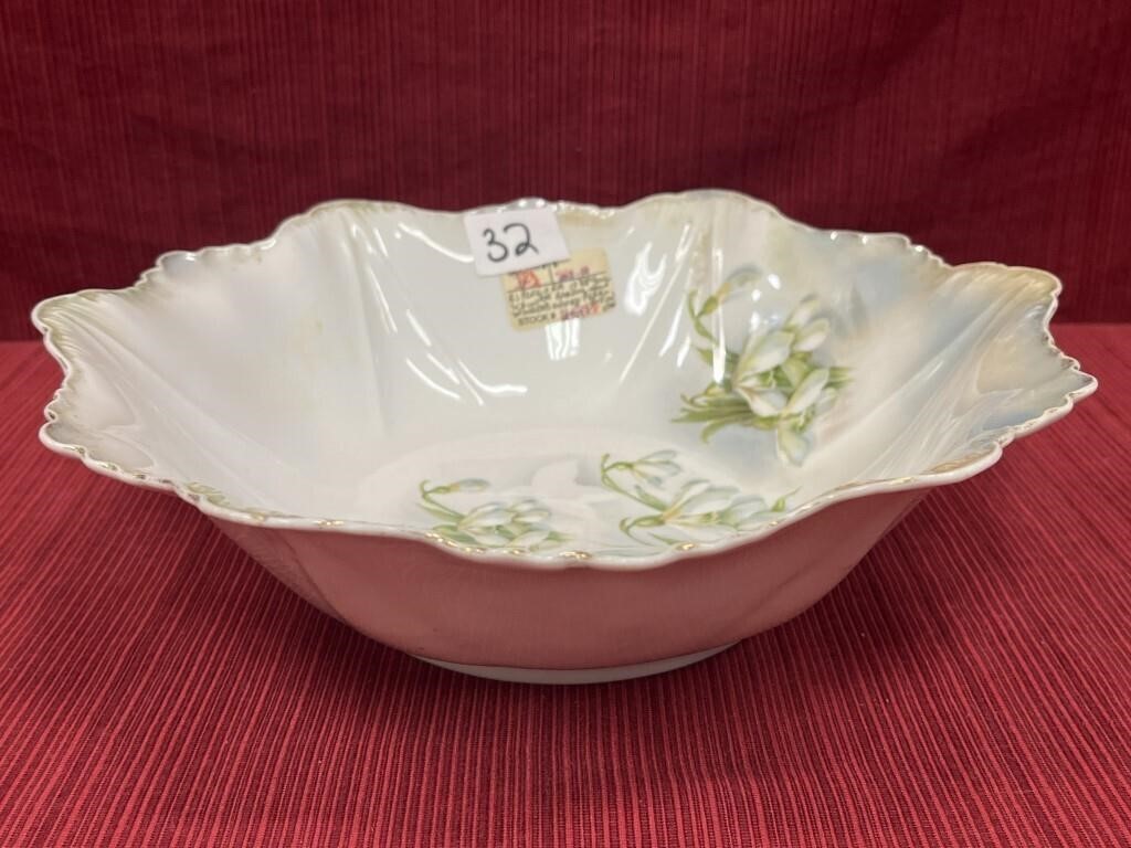 RS Prussia red star porcelain center bowl,