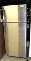 GE Stainless Steel Top Freezer Refrigerator
