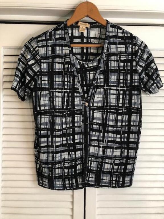 VINTAGE CLOTHING AUCTION - ENDING 7/2/2024