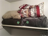 asst blankets & bedspread