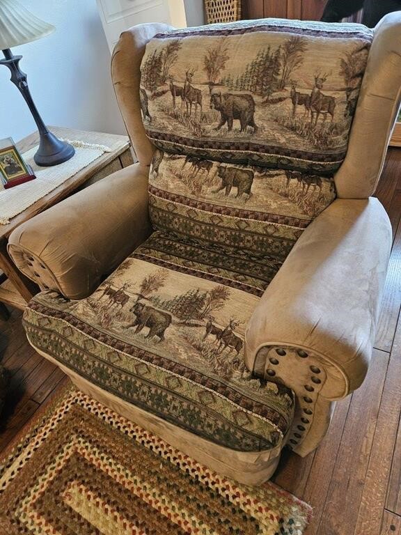 Recliner w/Wildlife Print