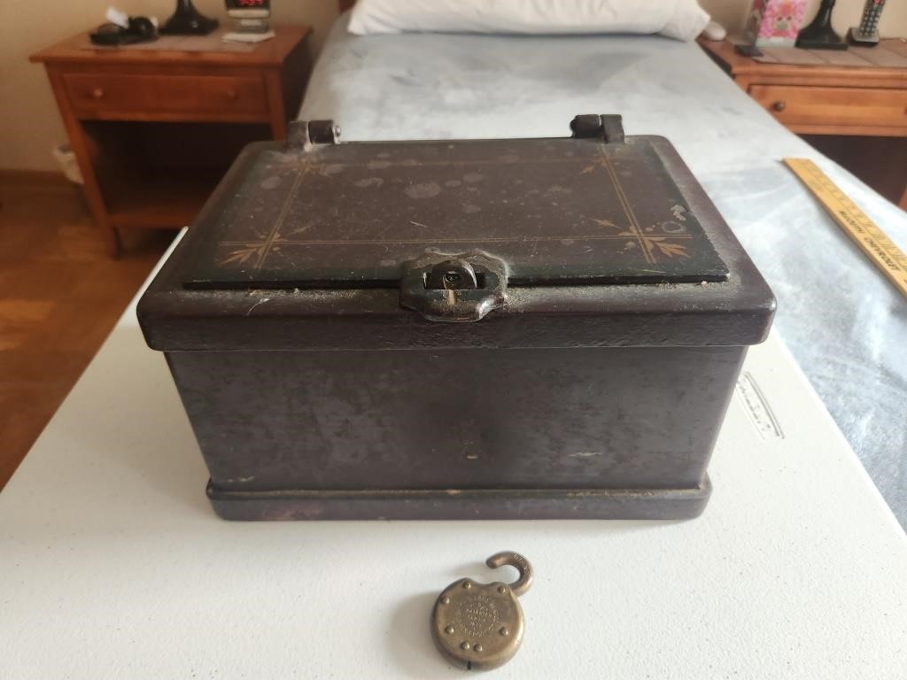 Antique Cast Iron Lock Box. Padlock no key.