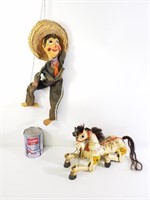 2 marionettes en bois (homme et cheval)