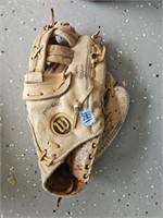 Wilson baseball glove