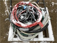 PALLET OF HOSES: GARDEN HOSE, AIR HOSE