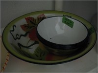 Vintage metal handpainted bowl set