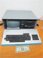 Vintage Kaypro 2 Portable Computer - Powers