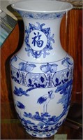 blue & white 18" Chinese porcelain vase in green m