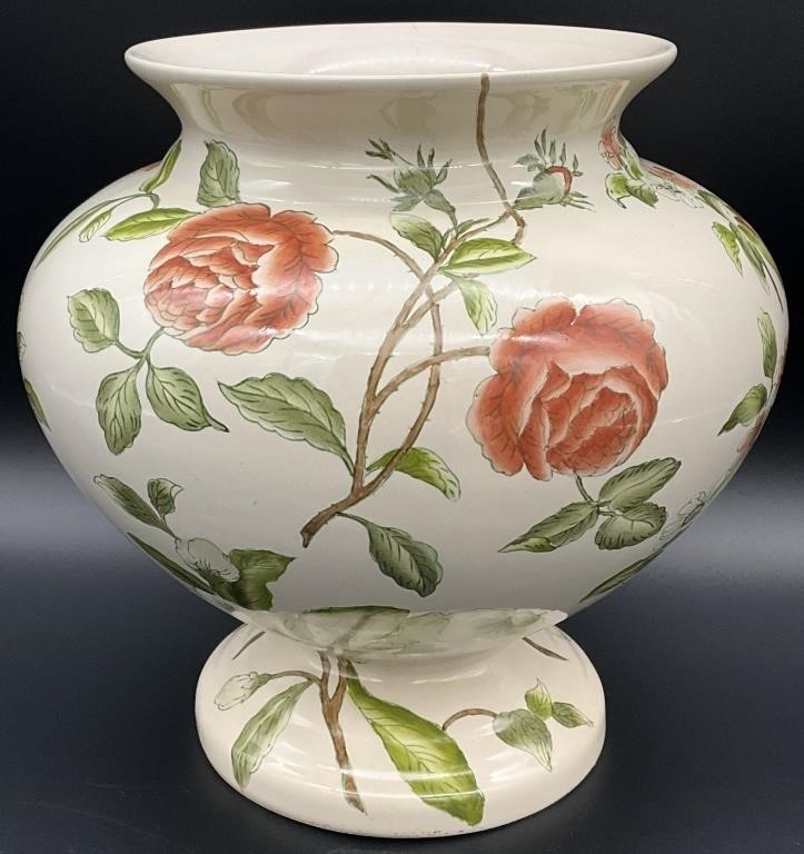 Oriental Accent Williamsburg Collection Vase