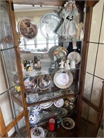 DISPLAY PIECES IN GLASS HUTCH
