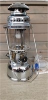 River Trail Kerosene lantern Model 500LKC with