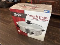 NEW BOXED CASSEROLE SLOW COOKER