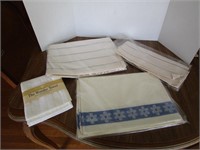 Vintage placemats, napkins, & etc. (appear new