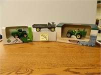 1/64 John Deere 4WD Tractor, 8020 Tractor & Dain -