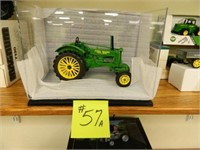 1/16 Display Case For Tractor w/ JD BW-40 Tractor-