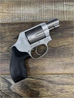 Smith and Wesson Airweight 637-2 #DPH2939, revolve
