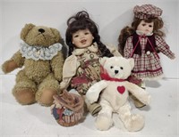 (AN) Lot of teddy bears and dolls