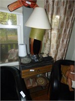 LAMP TABLE, LAMP, CONTENT OF TABLE