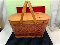 **VTG PICNIC BASKET