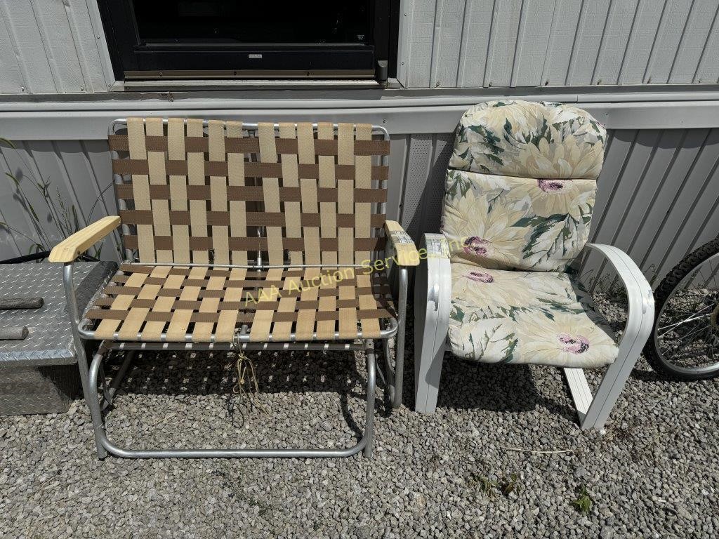 Patio chair w/cushion, folding 2-seater lawn