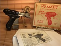 1930'S NUMATIC PAPER BUSTER GUN WITH BOX