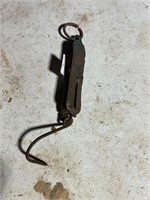 S & W CO. 2LB HANGING SCALE