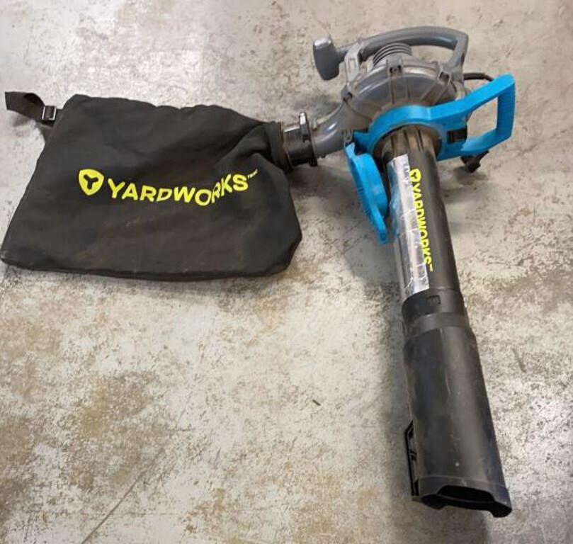 Yardworks Leaf blower/ vacuum