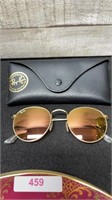 Pair Of Lightly Used Ray Bans With Case