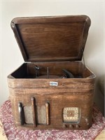 ANTIQUE STEWART WARNER RADIO AND RECORD PLAYER