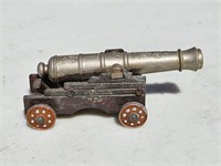 VINTAGE SPRING LOADED CANNON TOY