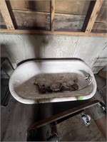 Cast Iron Tub w/ 4 Legs, 5' Long