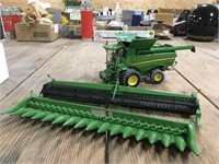 Ertl 1/32 Scale John Deere S690 Combine