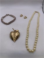 AVON JEWELRY LOT-SEE PICTURES