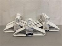 5 Packages Of Heavy Duty Mainstays Plastic Hangers