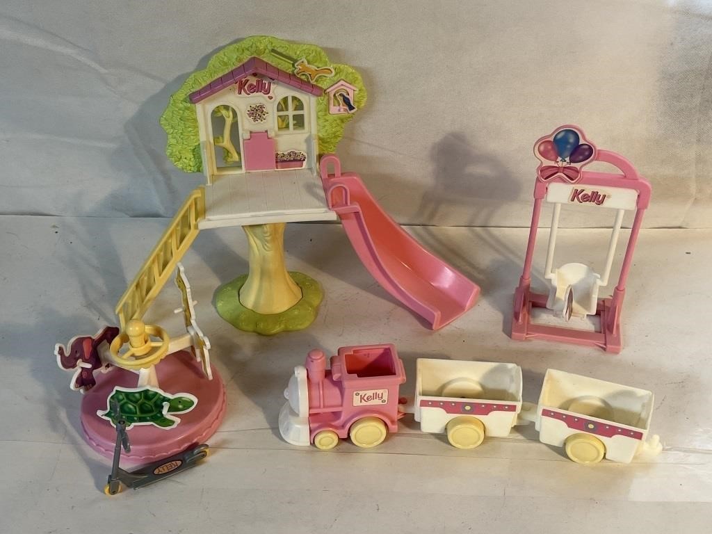 ASSORTED KELLY FROM BARBIE PLAYSET