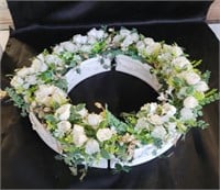Plastic floral arrangement in 4-piece ceramic