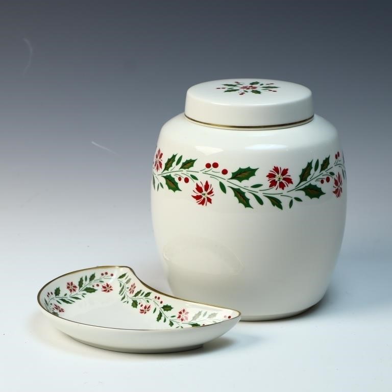 Royal Doulton 1986 Holly Porcelain bowl and a jar