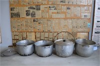 4 Caudrons/Soup Pots & 3 Lids