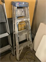 4 Ft Aluminum Step Ladder