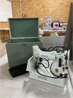 Singer Featherweight 221-K Wht Sewing Machine